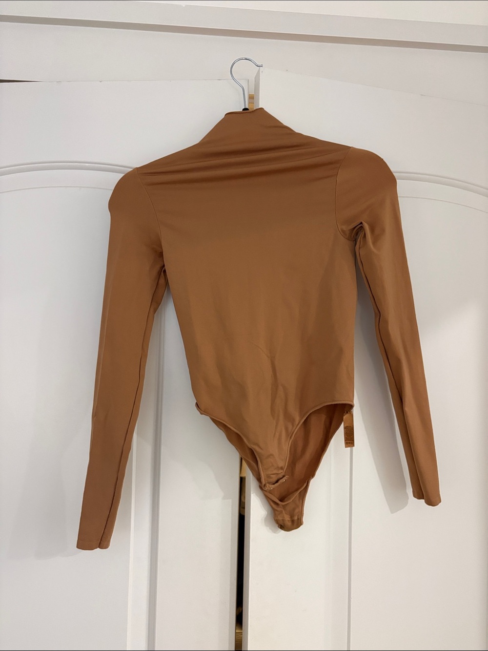 Skims Women's Long-Sleeve Turtleneck Bodysuit — Tan